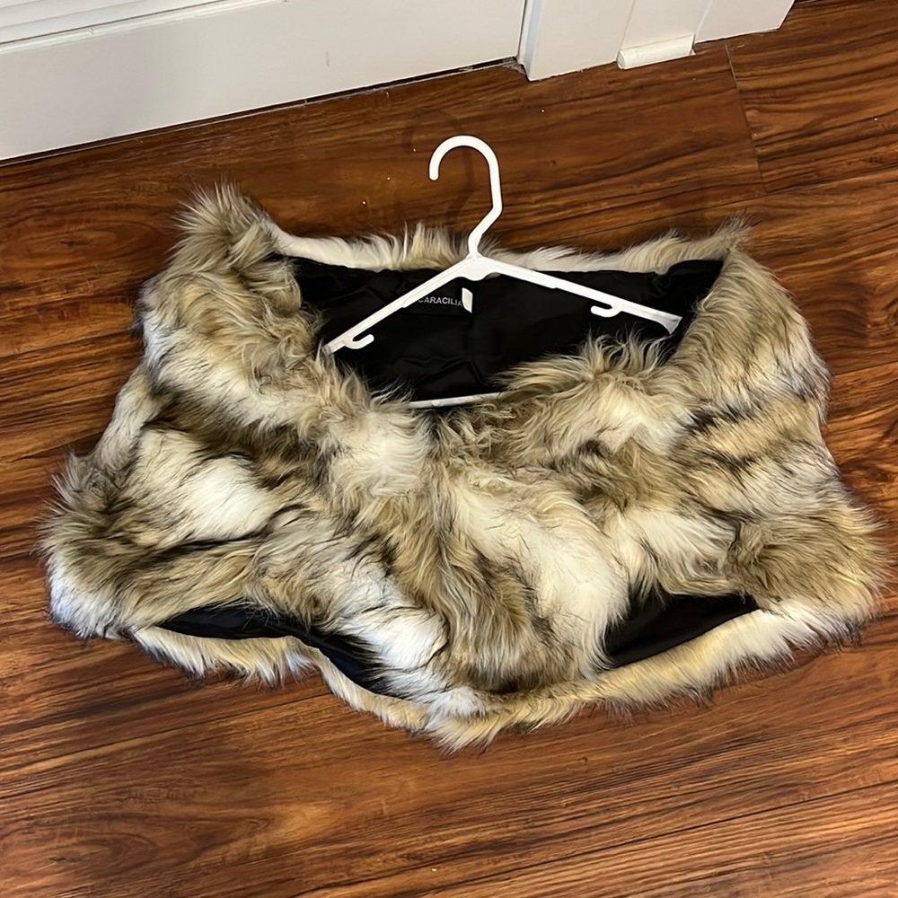 Faux fur shawl wrap size L